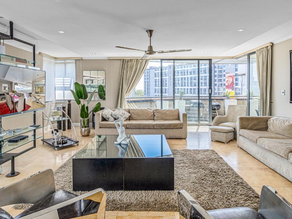 Luxury Penthouse In The Heart Of Sandton Appartement